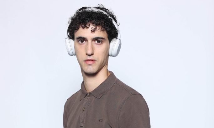 Βασίλης Μπούτσικος: Οι σπουδές, οι Άγριες Μέλισσες & ο πρωταγωνιστικός ρόλος στη σειρά «Το παιδί»