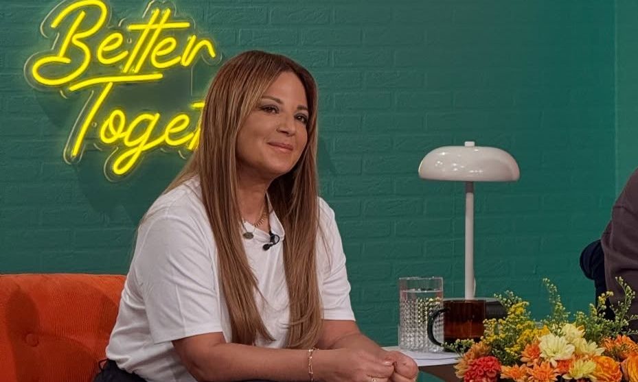 H Νάνσυ Ζαμπέτογλου φόρεσε το παντελόνι που θα φοράς και με γόβες και με boots και με sneakers