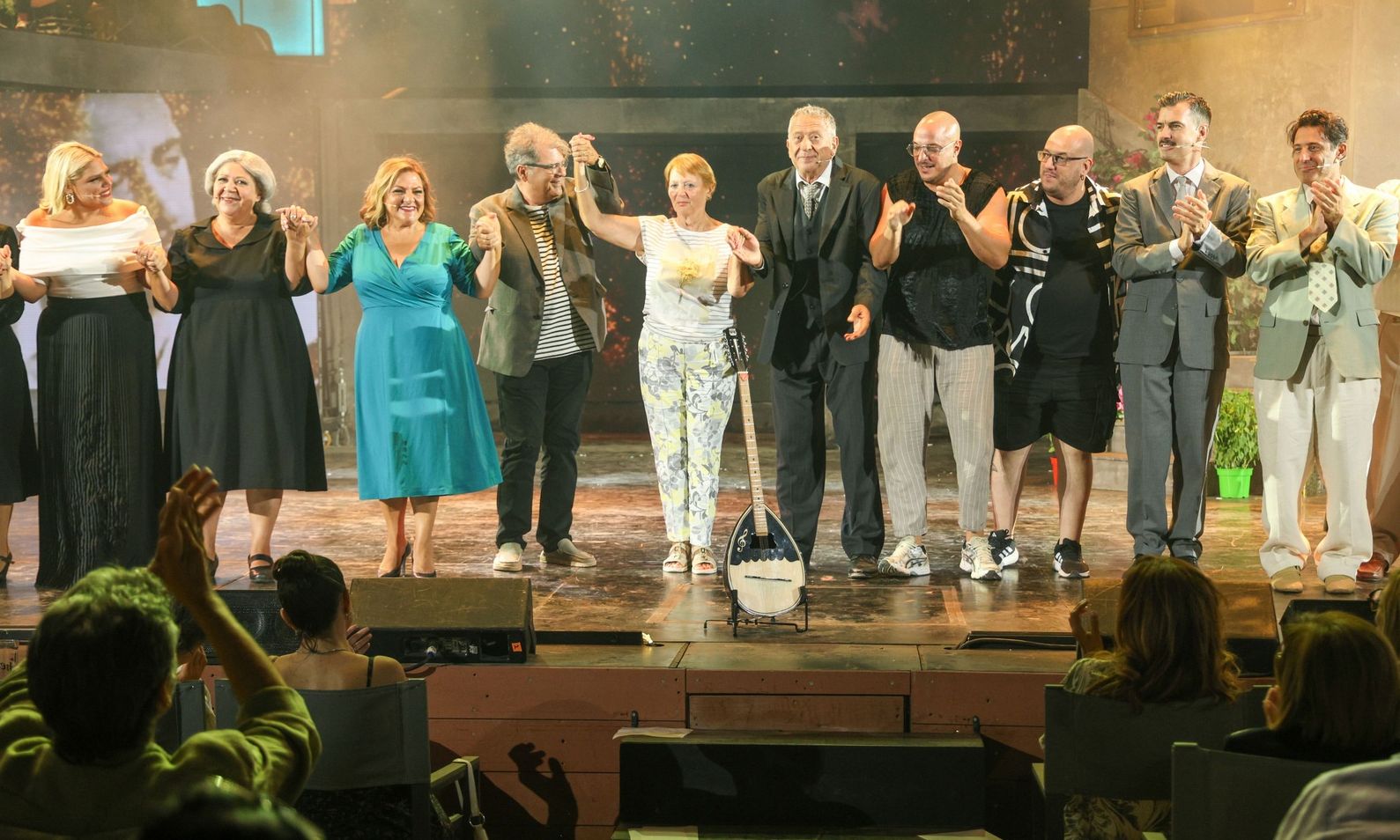 Μουσική, λάμψη και… Ζαμπέτας στο Θέατρο Άλσος ΔΕΗ! Για λίγες ακόμη παραστάσεις ...