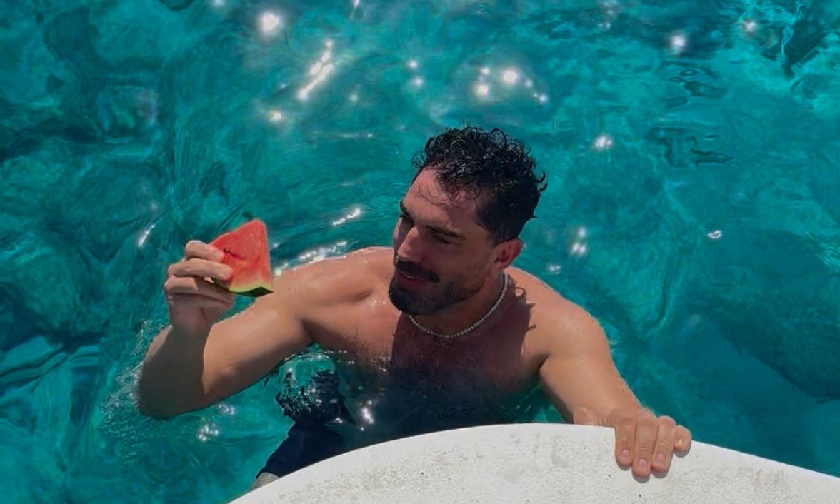 Ιάκωβος Γκόγκουα: Πήγε διακοπές μόνος στην Κρήτη!-«Είναι τέλειο να ξυπνάς χωρίς τα πρέπει των άλλων»