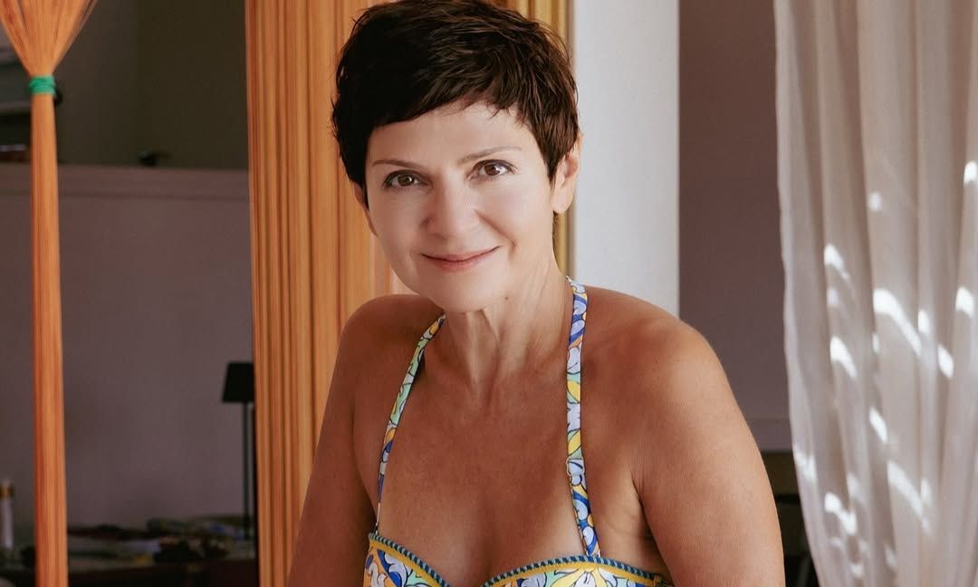 Η Ταμίλα Κουλίεβα αποχαιρετά το καλοκαίρι με το μπικίνι της - «Λίγο καλοκαίρι ακόμη στη σκέψη μας»