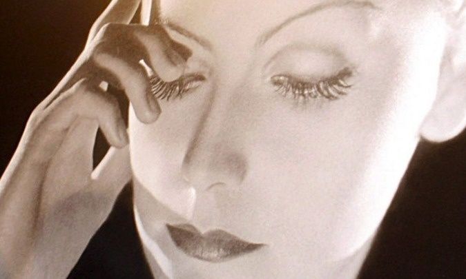 Γκρέτα Γκάρμπο: Η σταρ-θρύλος που έζησε μέσα στο μυστήριο