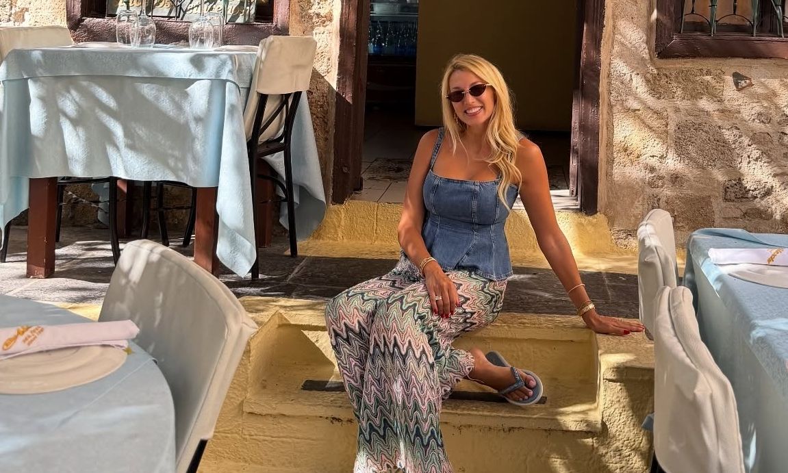 Η Σπυροπούλου στο πατρικό της! Η φωτό  με τους γονείς της & η απίστευτη ομοιότητα με τη μαμά της