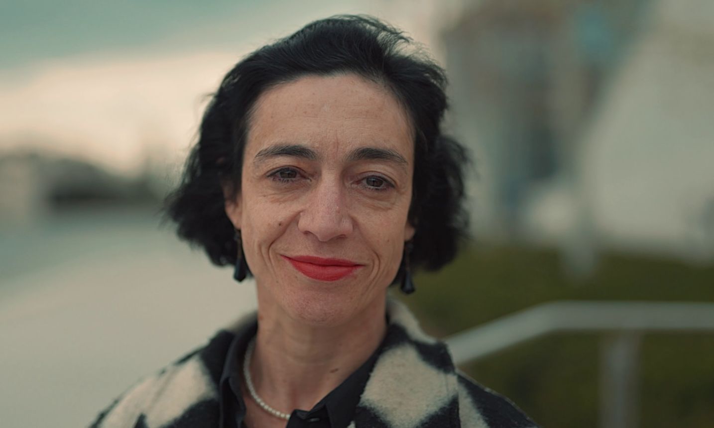 Έλενα Τοπαλίδου: Εμφανίστηκε με γύψο στο πόδι – Τι της συνέβη;