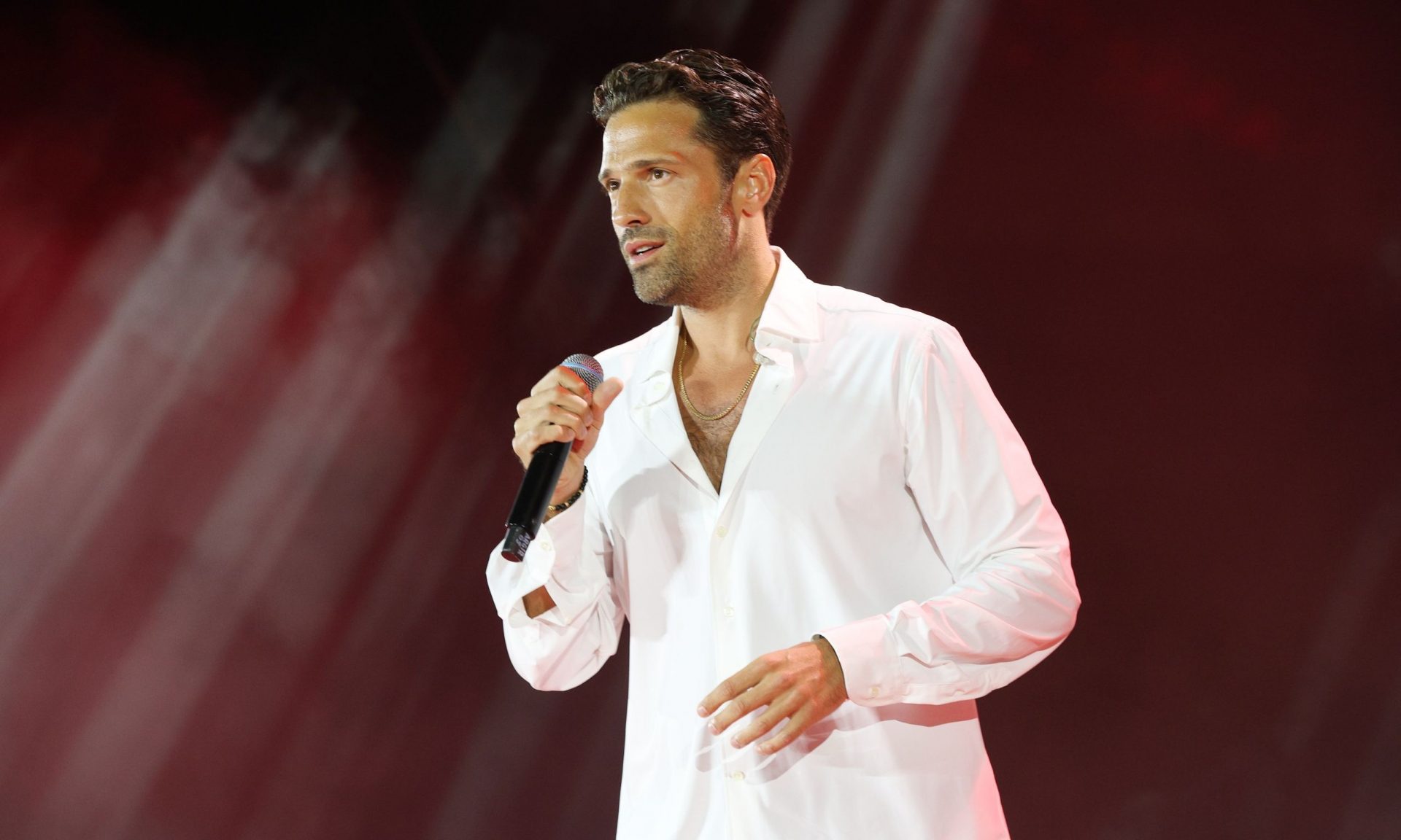 Αργυρός: Η Εθνική μπάσκετ διαψεύδει ότι ζήτησε 100.000€ για να τραγουδήσει-Το story του τραγουδιστή