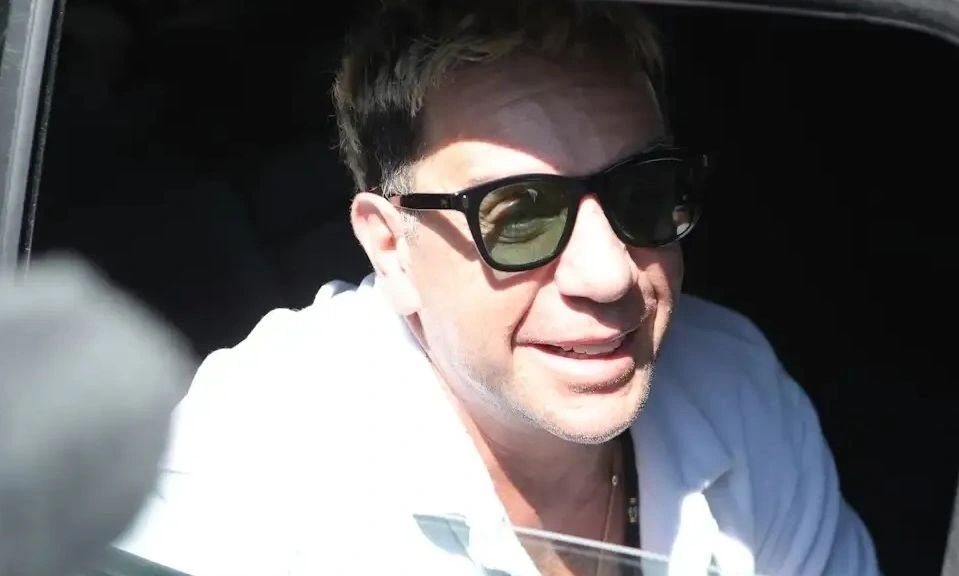 Μαζωνάκης: Η showbiz στηρίζει τον τραγουδιστή- «Φοβάμαι για τον Γιώργο - Τα έχει 400, αλλά...»