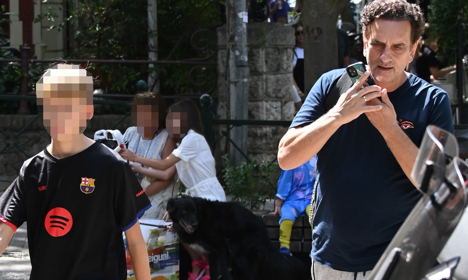 Νίκος Ψαρράς: Η σπάνια εμφάνιση με τον γιο του! Κατάξανθος και πανύψηλος!