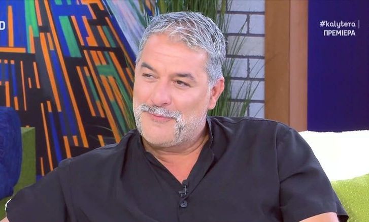 Μπισμπίκης: Αφού πήρε παραμάζωμα τα αυτοκίνητα, εμφανίστηκε άνετος στην πρεμιέρα της Γερμανού