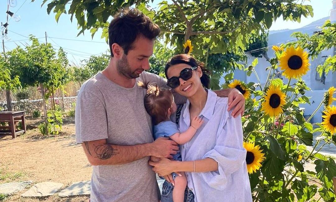 Παππάς-Μπεζάν: Η μικρή Χριστίνα έσβησε τα κεράκια μιας υπέροχης τούρτας στα 3α γενέθλιά της- Φωτό