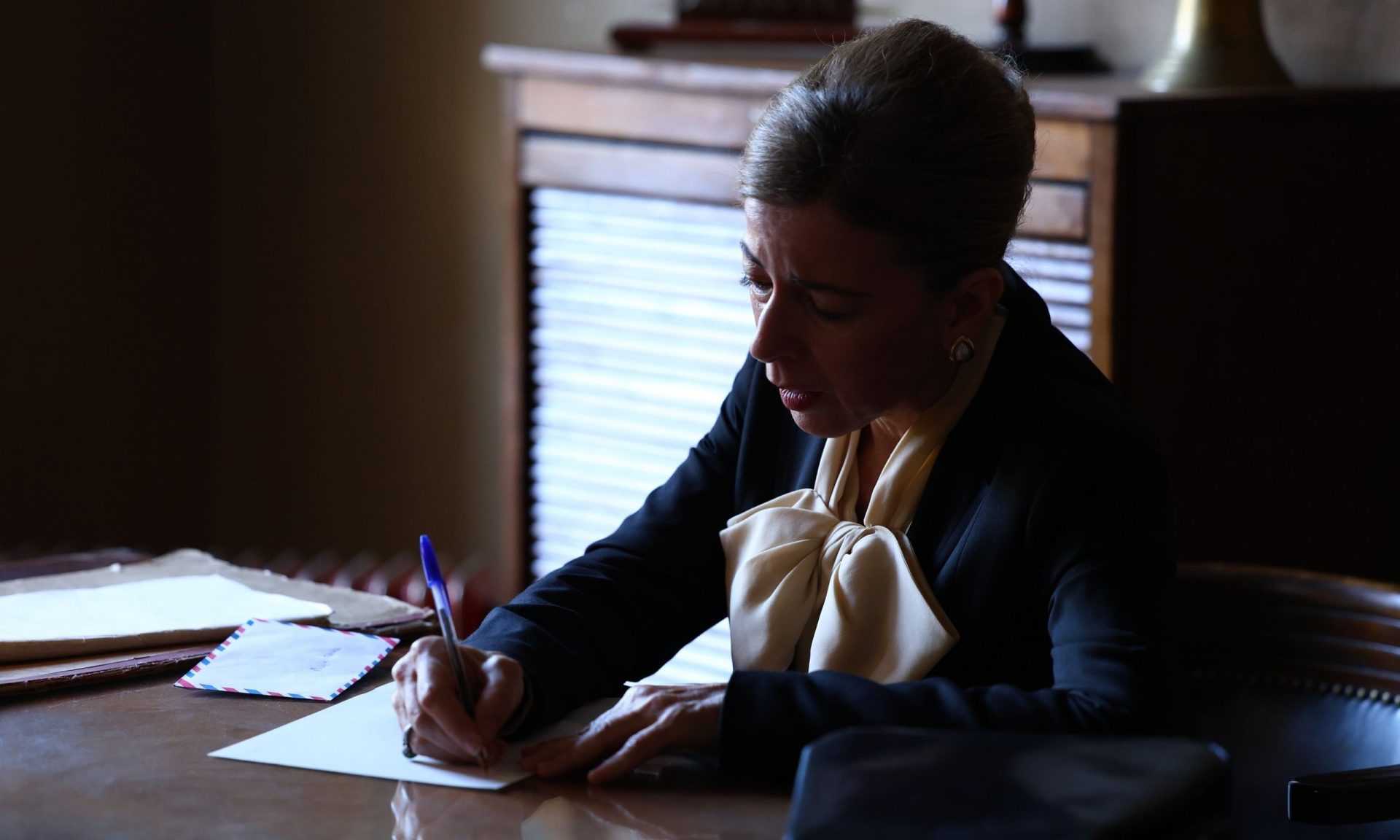 Άγιος έρωτας: Η Ολυμπία παίζει τη ζωή της κορόνα - γράμματα