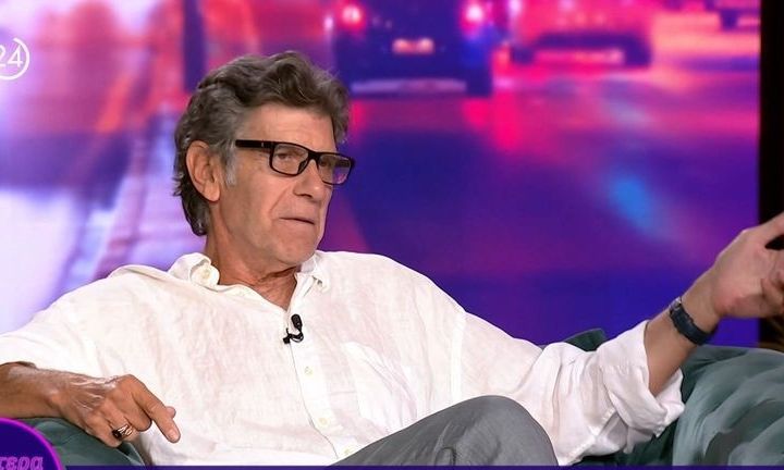 Μπέζος: «Δεν μου εμφανίζονται πια με το μικρόφωνο, εξαφανίζονται-Η ανοησία παραμένει στην τηλεόραση»