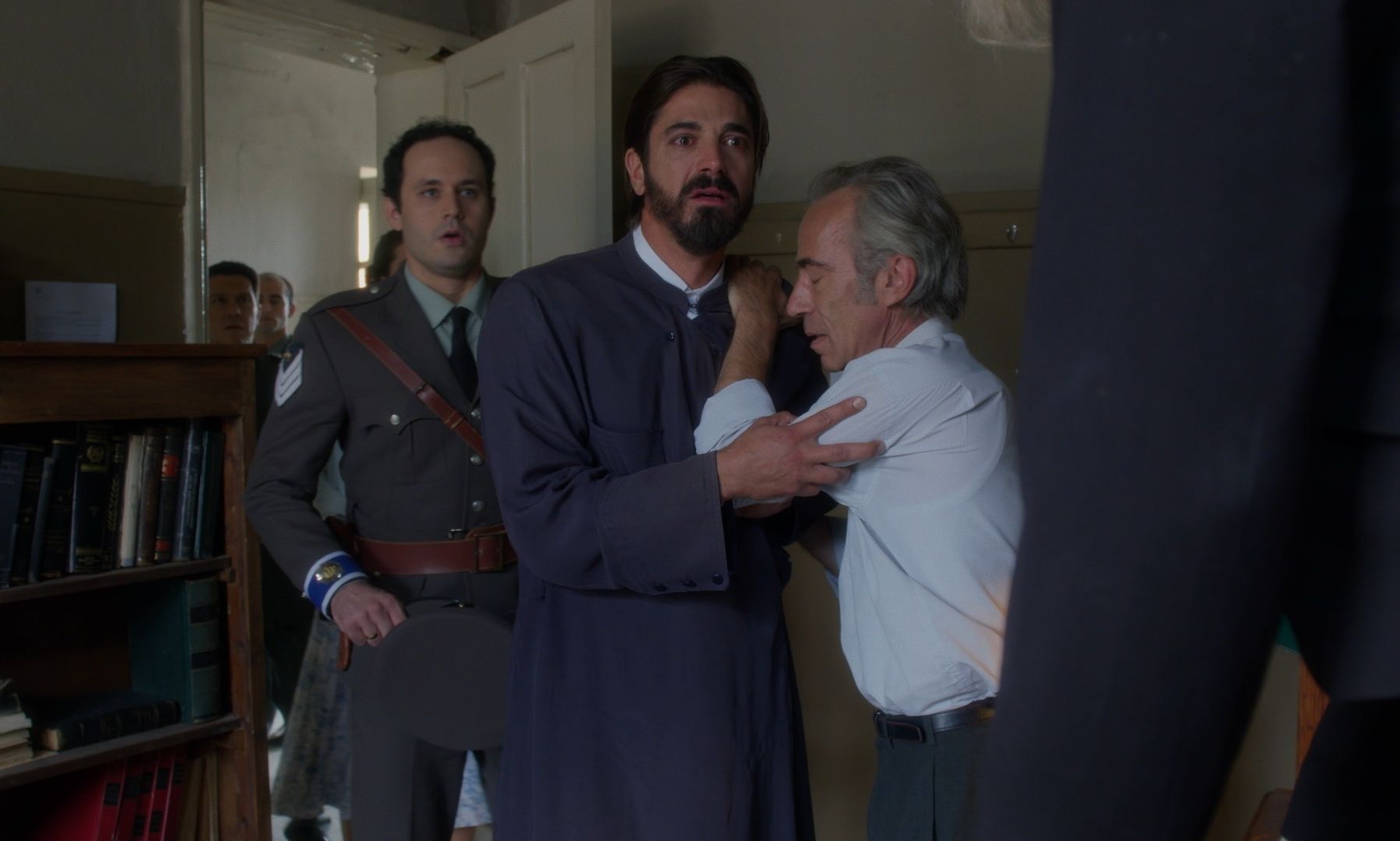 Άγιος έρωτας: Ο π. Νικόλαος ένα βήμα πριν ξεσκεπάσει τον Μαρκόπουλο