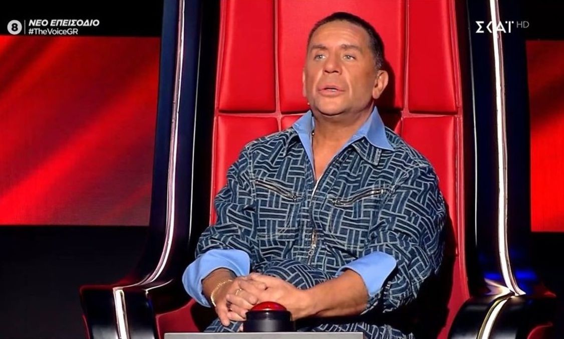 The Voice: Η στιγμή που ο Μαζωνάκης παίρνει στην αγκαλιά του ένα μωρό και το ταΐζει