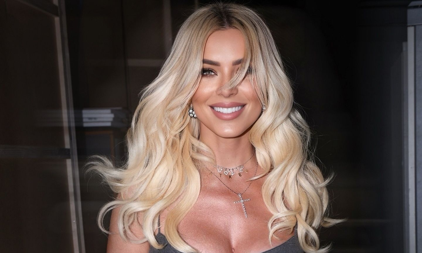 Συνεργάτιδα της Καινούργιου στόλισε το χριστουγεννιάτικο δέντρο αρχές Οκτωβρίου