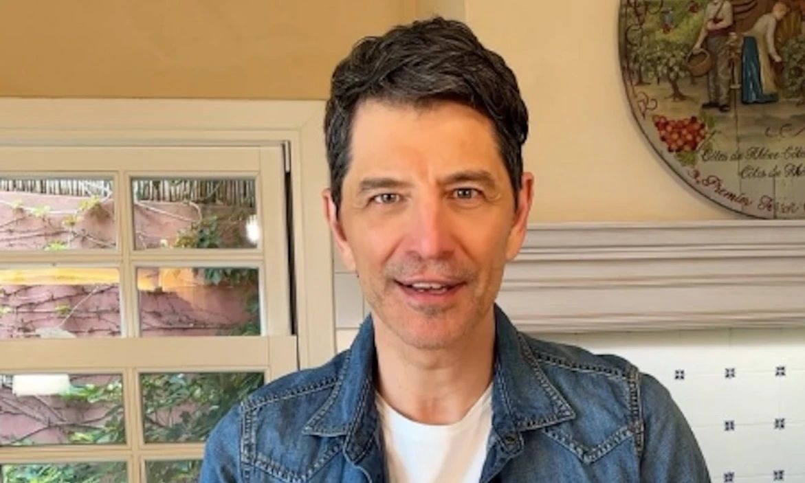 Σάκης Ρουβάς: Προς… ματαίωση η οδεύει η εκπομπή στην ΕΡΤ; Πάγωσαν οι συζητήσεις