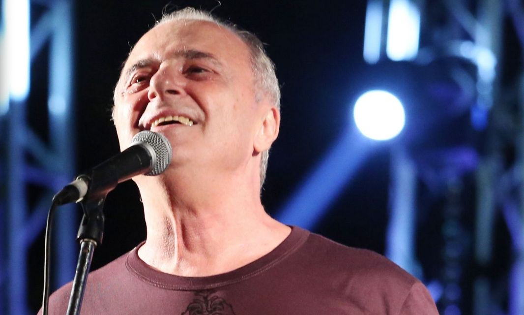 Λάκης Τζορντανέλλι: Η άγνωστη κουμπαριά με τη Ρίτα Σακελλαρίου και η λατρεία για το εγγονάκι του