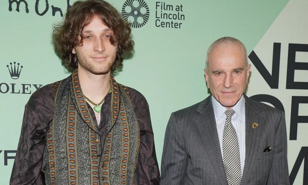 Ο Ντάνιελ Ντέι Λιούις στο Buongiorno! Η νέα του ταινία & η συνεργασία με τον γιο του