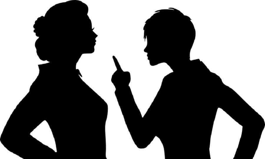 Πασίγνωστες παρουσιάστριες του ίδιου καναλιού πήγαν αγκαζέ στον πλαστικό χειρουργό τους