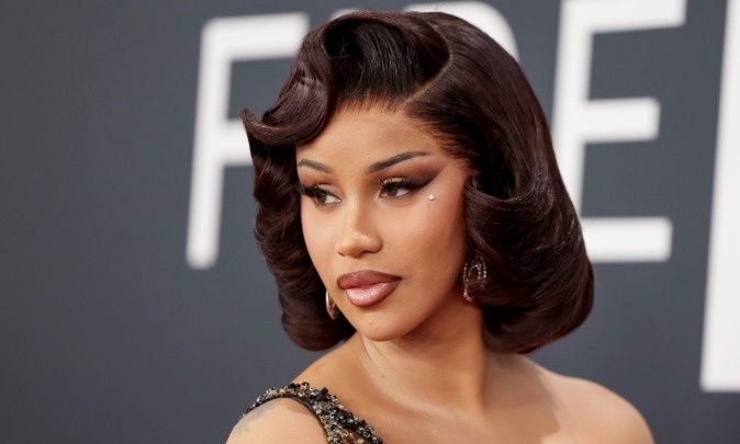 Έτσι γιόρτασε τα γενέθλιά της η Cardi B: «Νιώθω τυχερή και ευλογημένη»