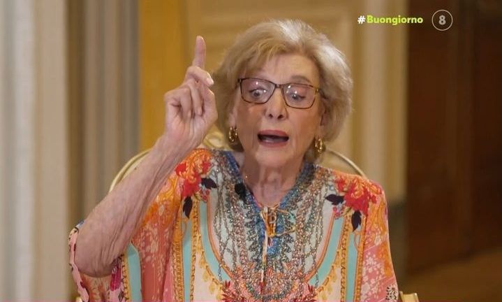 Η επική ατάκα της Μάρως Κοντού: «Μόνο εγώ δεν έχω κάνει σεξ στη Γη της Ελιάς»