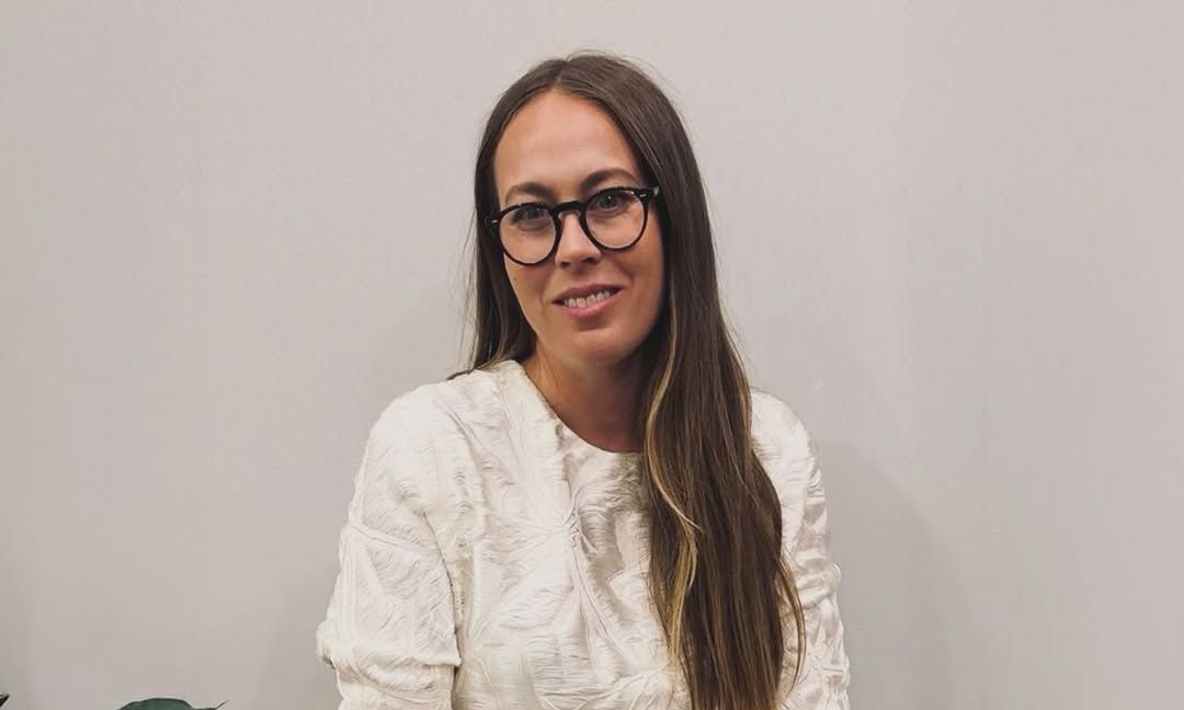 Nina Flohr: Η εντυπωσιακή αλλαγή στην εμφάνισή της & η νέα φωτογραφία με τον Φίλιππο Ντε Γκρες