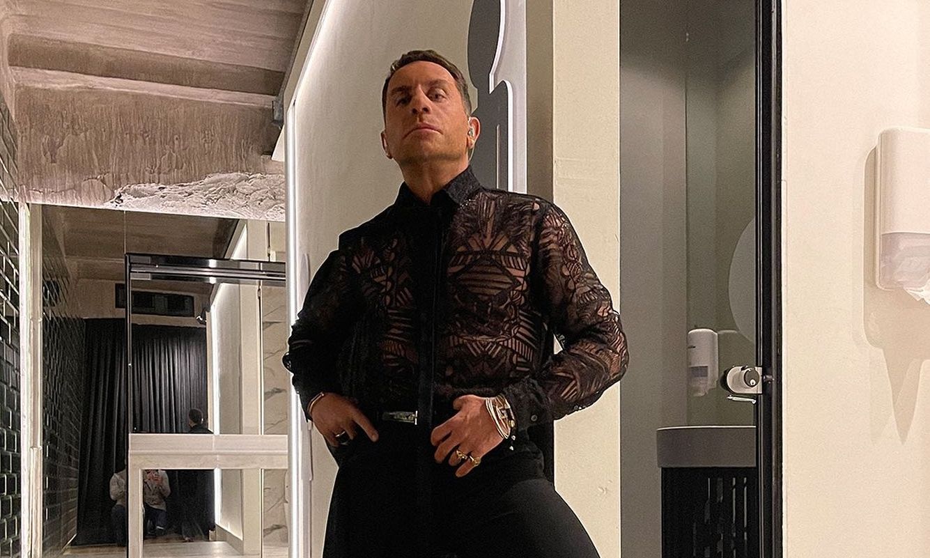 Εντοπίστηκε εξάρτημα παρακολούθησης στο σπίτι του Μαζωνάκη: «Είναι αγανακτισμένος»