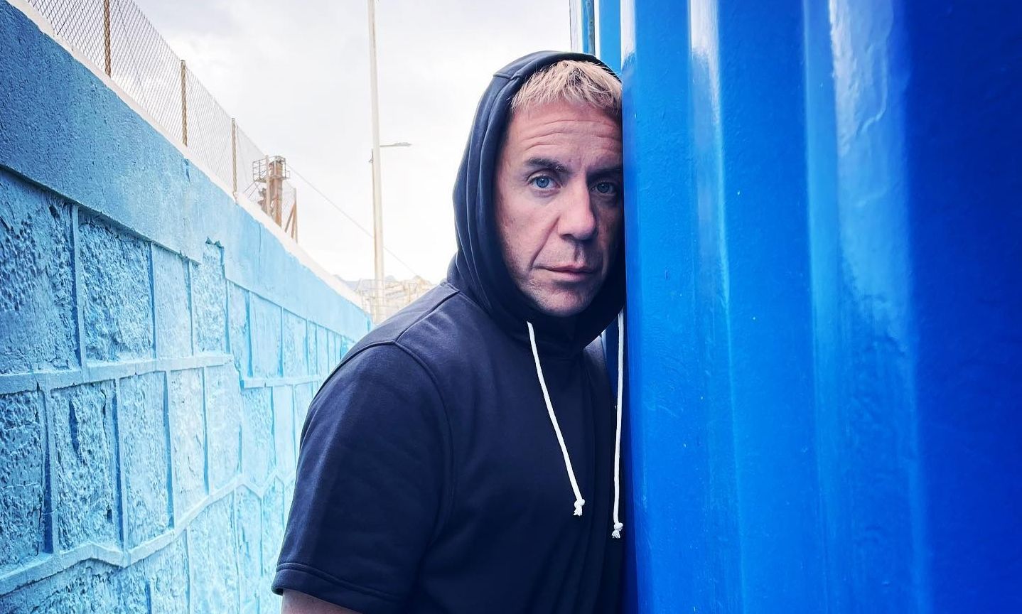 «Ο Γιώργος Μαζωνάκης προσπαθεί να διαχειριστεί με ψυχραιμία την περιπέτεια που βίωσε»