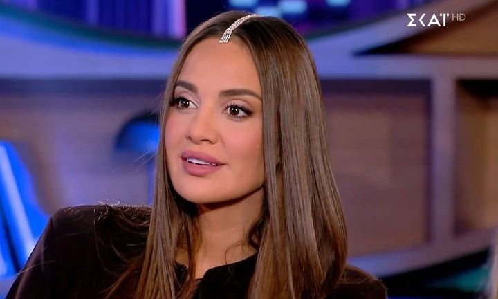 Ρία Ελληνίδου: «Ακούστηκε φήμη πως πλήρωσα γυναίκα να παραστήσει τη γιαγιά μου για να...»