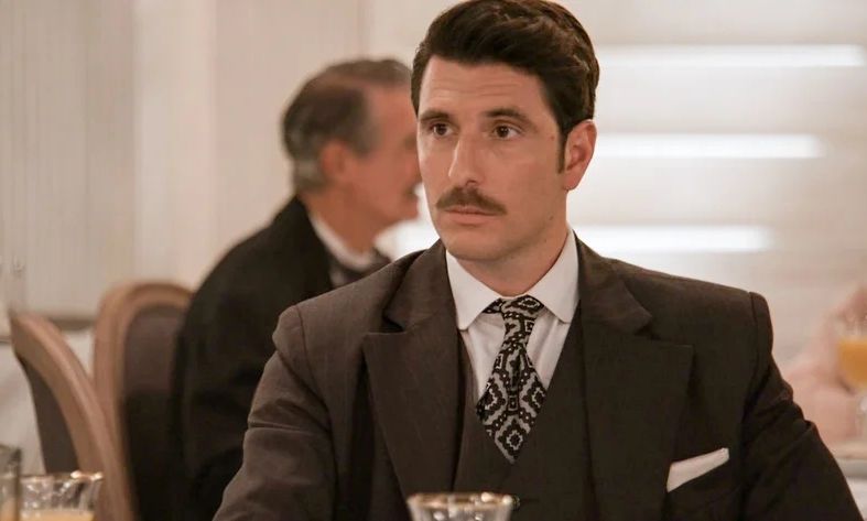 Grand Hotel: Ο Ρήγας ζητάει ξανά τη βοήθεια του Άρη για να πουλήσει το ξενοδοχείο