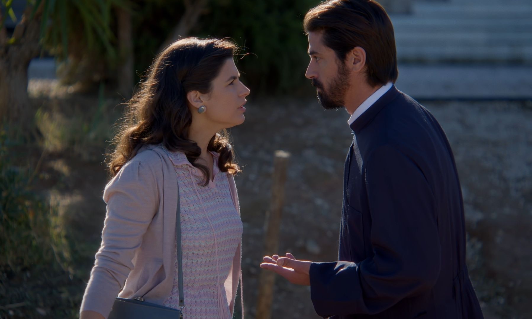 Άγιος έρωτας - Η Χλόη είναι αποφασισμένη να διεκδικήσει την κόρη της