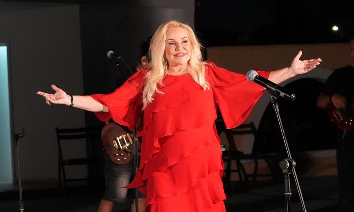 Μπέσσυ Αργυράκη: Η αλλαγή στην εικόνα της και η αποκάλυψη για την Εβελίνα: «Έχει χάσει 10 κιλά»