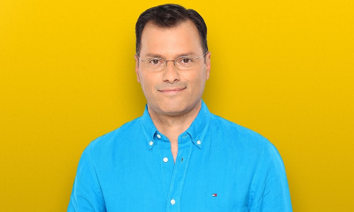 Ο Τάσος Τεργιάκης σε απίστευτο ξέσπασμα: «Ανώριμοι, ξεφτίλες, που έτυχε να φορούν παντελόνια»