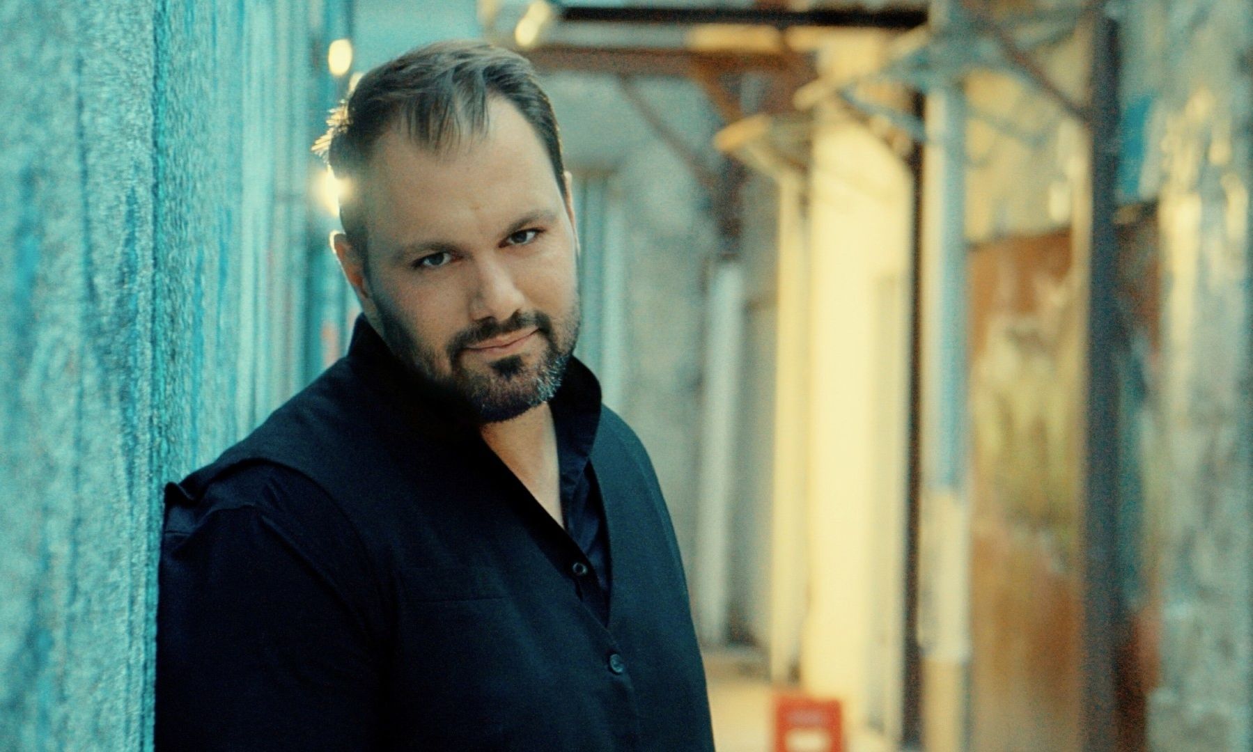 Ο Νίκος Κυπριώτης ερμηνεύει μεγάλη επιτυχία των Κυριάκου Παπαδόπουλου-Ηλία Φιλίππου!