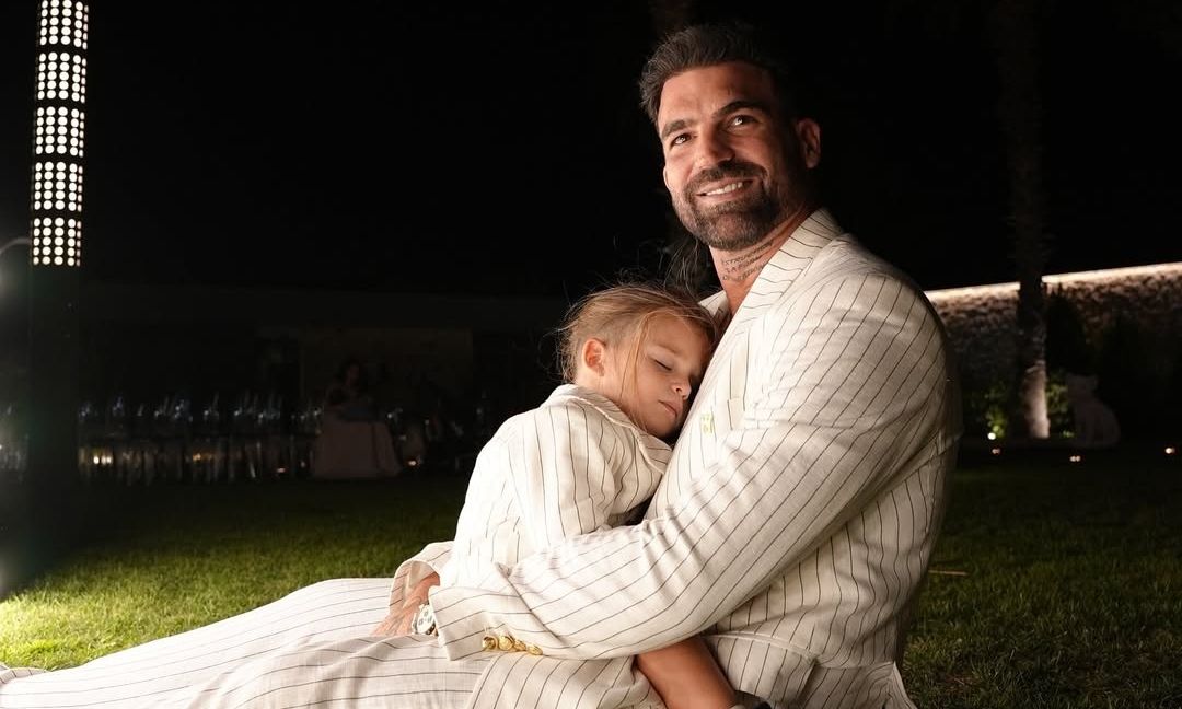 «Πώς μεγάλωσε έτσι;» - Ο Δημήτρης Αλεξάνδρου και το τρυφερό throwback με τον γιο του, Πάρη