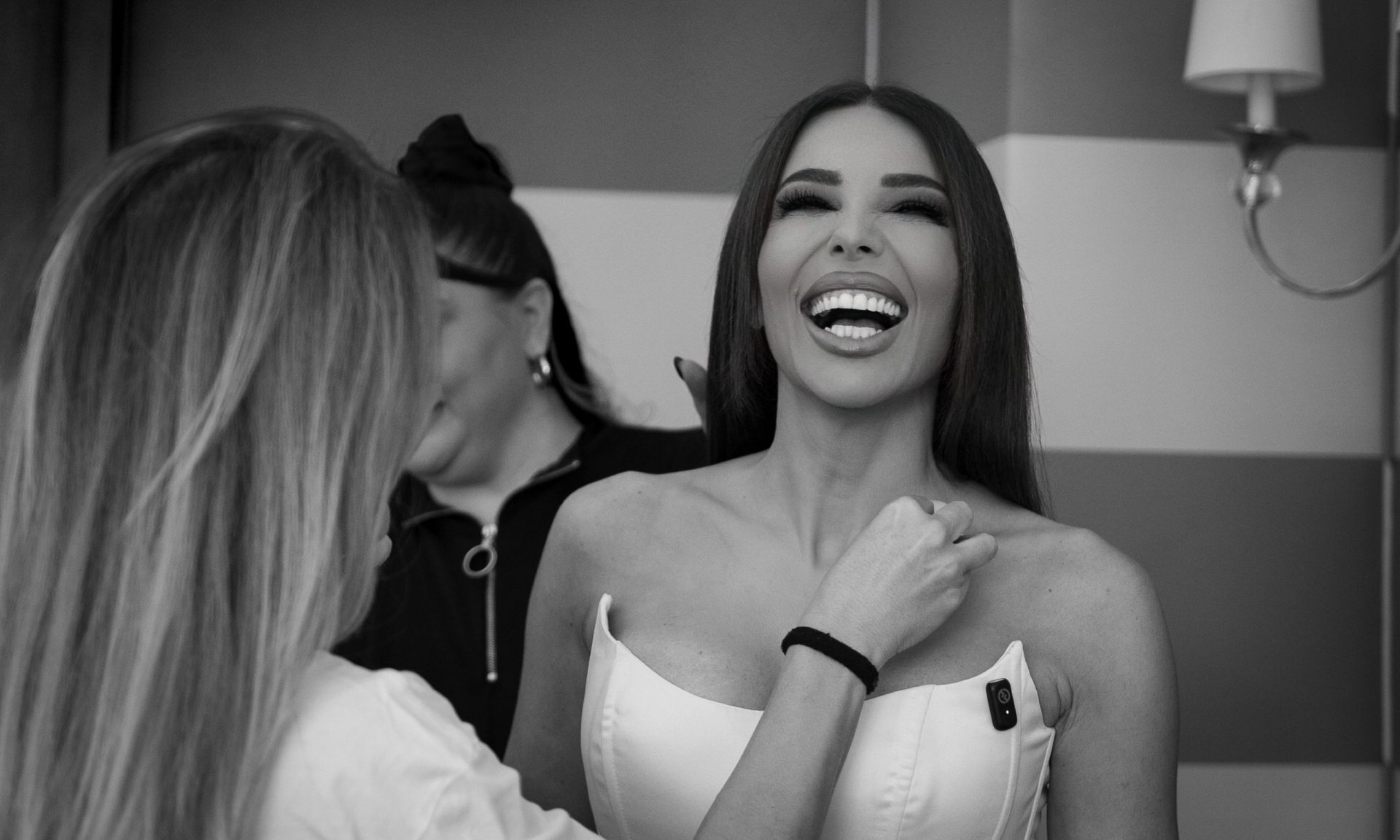 Κέλλυ Κελεκίδου: Στα backstage του νέου της βιντεοκλίπ για το νέο της τραγούδι «Σπίτι Σου»