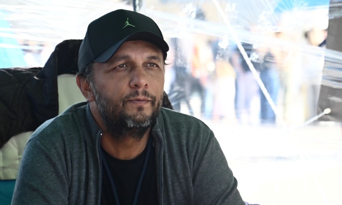 Πάνος Ρούτσι: «Ο Νίκος Καρβέλας ήρθε αργά – Δεν ήθελε δημοσιότητα»