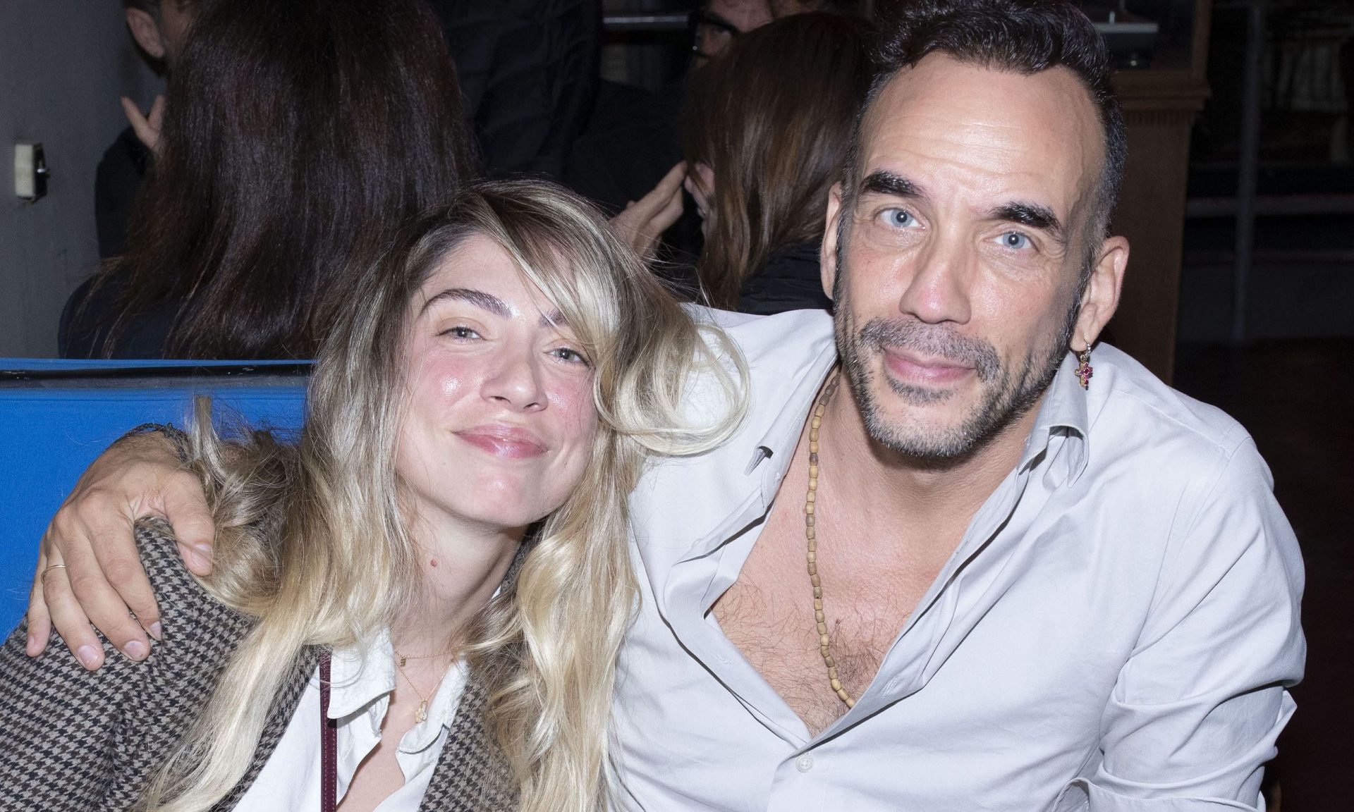 Πάνος Μουζουράκης - Μαριλού Κόζαρη: Έξοδος χωρίς τα παιδιά, με χαμόγελα και αγαπημένους φίλους