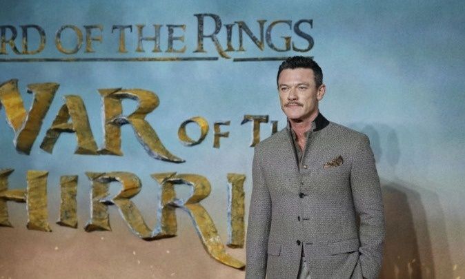 Ο Λουκ Έβανς πρωταγωνιστεί στο πολιτικό θρίλερ «The Party» του ITV