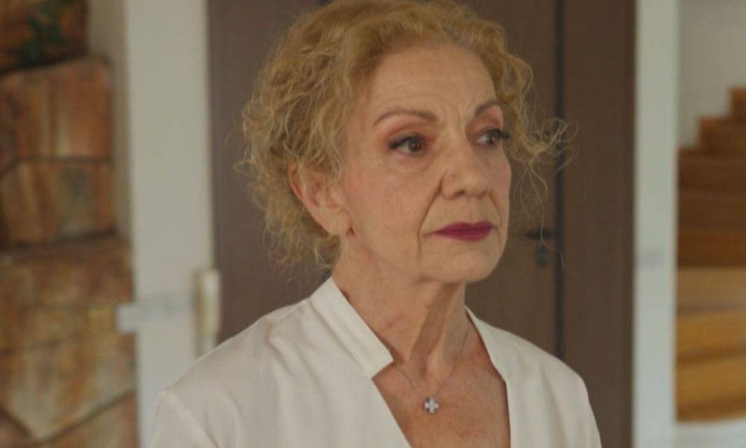 Γη της ελιάς – νέα επεισόδια: Η Αλεξάνδρα «τινάζει» στον αέρα τους Μανιάτες