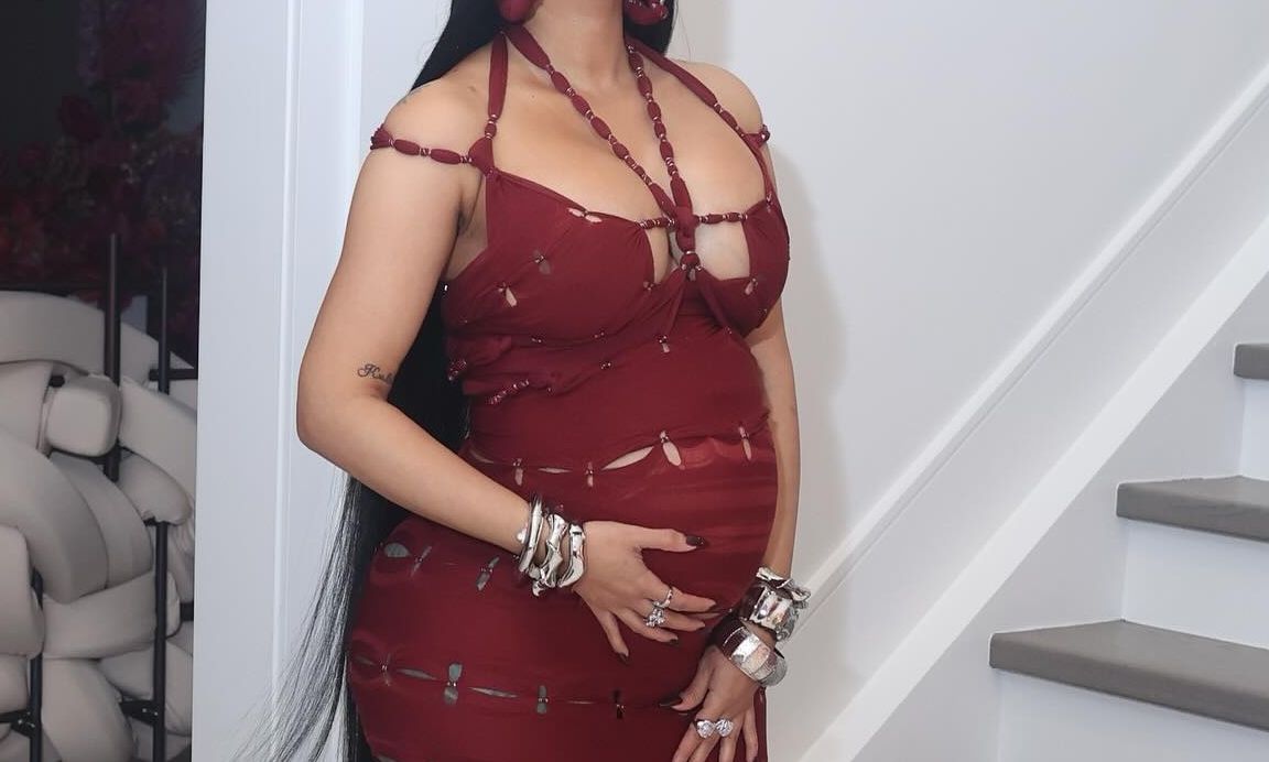 Γνωστή τραγουδίστρια γέννησε το τέταρτο παιδί της & το ανακοίνωσε στο instagram της