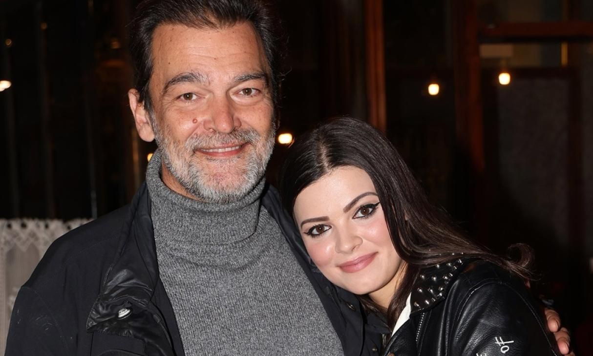 Κωνσταντίνος Καζάκος: Μαζί με την κόρη του, Τζένη, στην παράσταση της Τάνιας Τρύπη