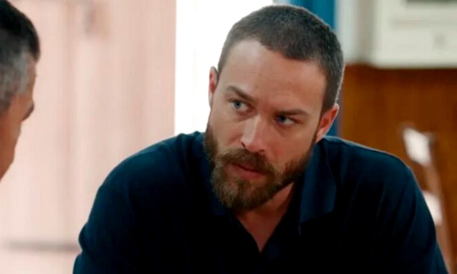 Γη της ελιάς – επεισόδια: Ο Μιχάλης συλλαμβάνεται