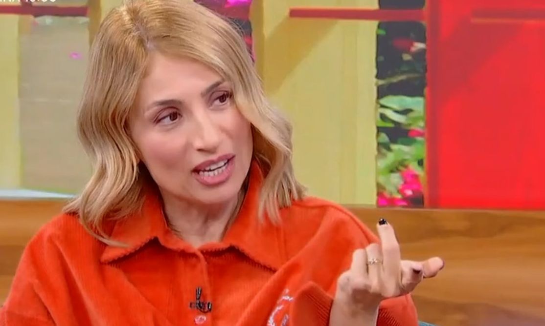 Η ερώτηση της Ηλιάκη στην καλεσμένη της που την έκανε να γελάσει: «Πώς είναι να είσαι τόσο όμορφη;»