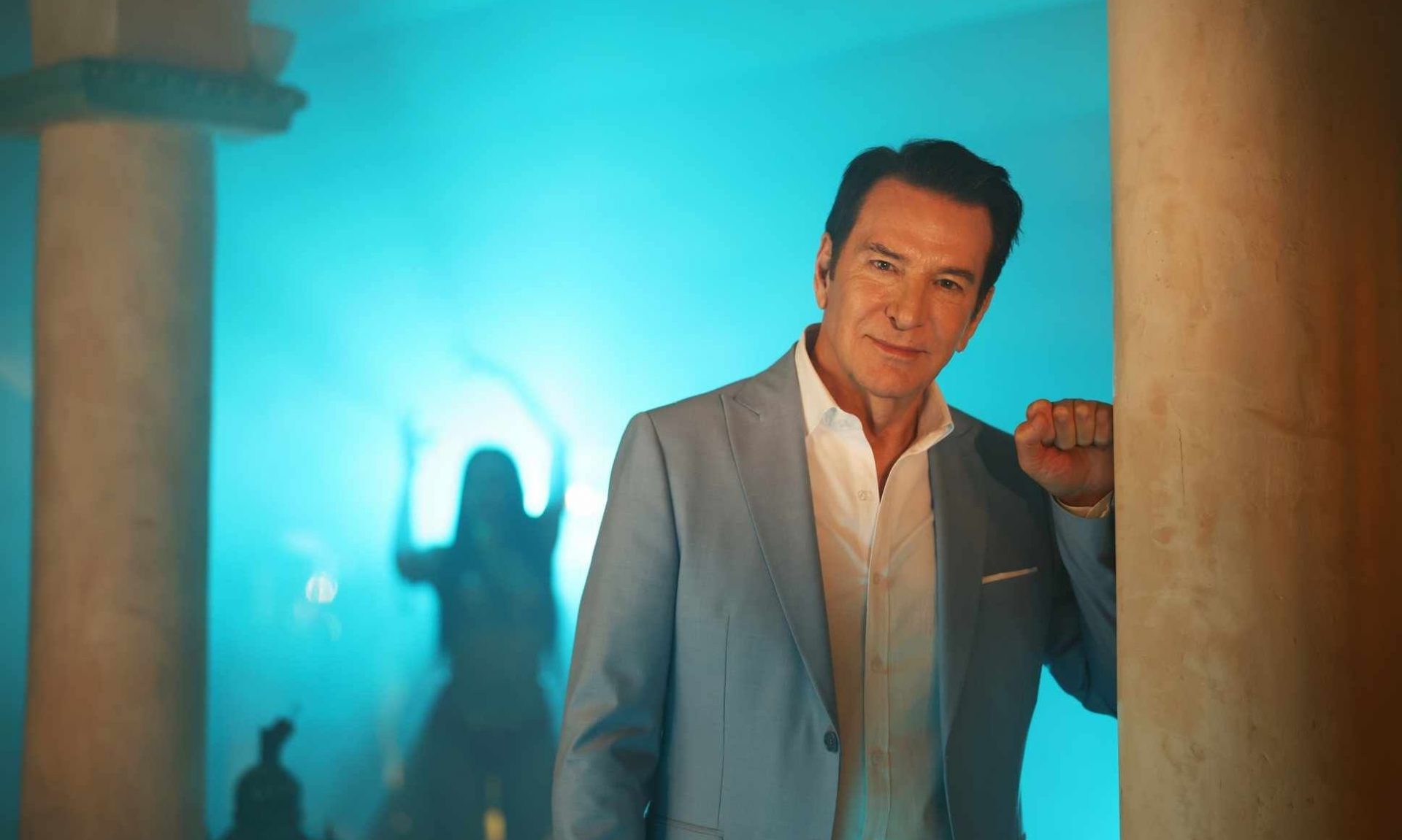 Ο Δημήτρης Κοντολάζος έτοιμος να βάλει «φωτιά» στη νυχτερινή ζωή της Πάτρας