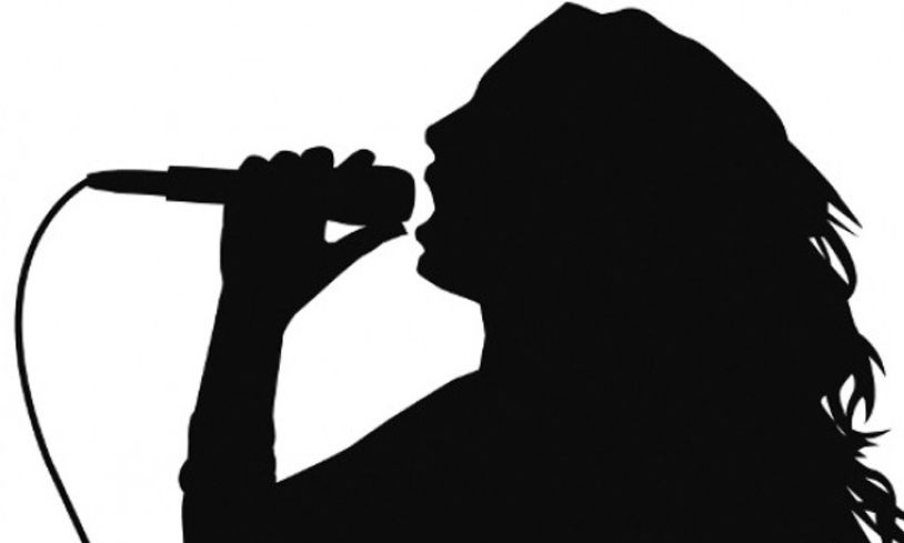 «Έβγαλα τακούνι να χτυπήσω πελάτη που με έπιανε και ηθελε να πάω στο τραπέζι του»