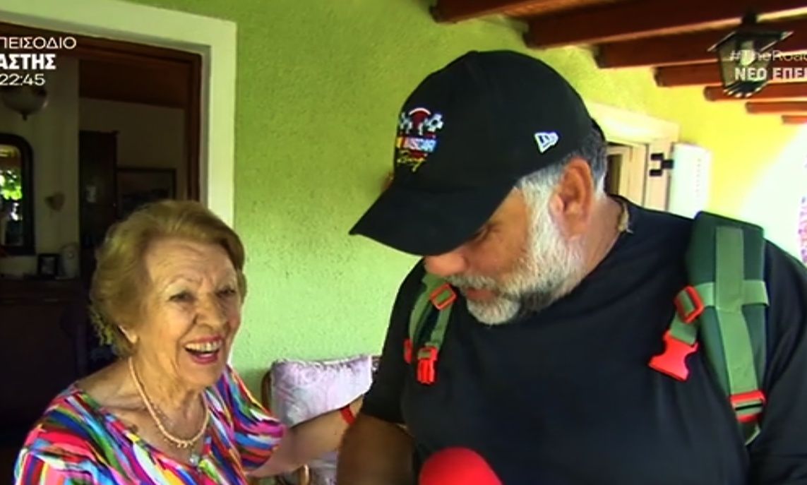 The Roadshow: Ο Αρναούτογλου εισβάλλει στο πατρικό της Μπεκατώρου και συναντά τη... μητέρα της!