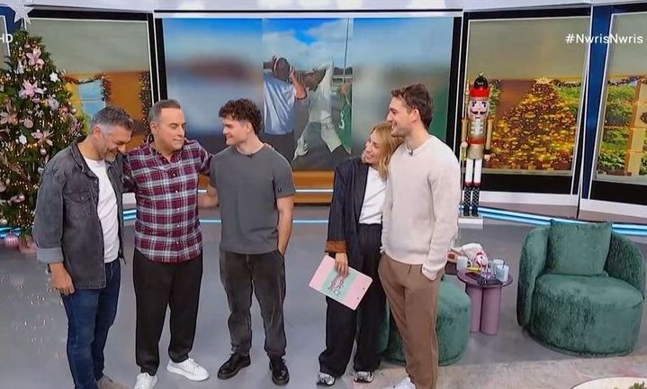 Επική στιγμή - Μαρία Ηλιάκη: «Η προσωπική ζωή πώς πάει;» – Άρης Κρητικός: «Μια χαρά, ενδιαφέρεσαι;»