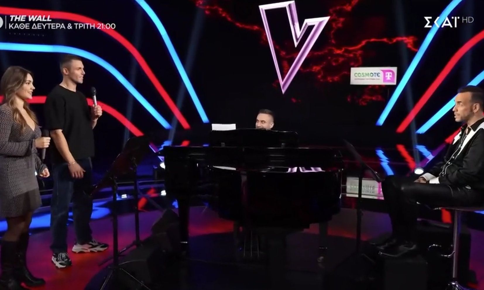 The Voice - Πάνος Μουζουράκης σε διαγωνιζόμενους: «Κι εγώ κουμπάρος, αν τελικά γίνει»