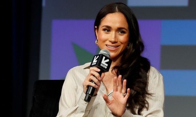 Η Μέγκαν Μαρκλ προσπάθησε να επικοινωνήσει με τον πατέρα της που βρίσκεται στην εντατική