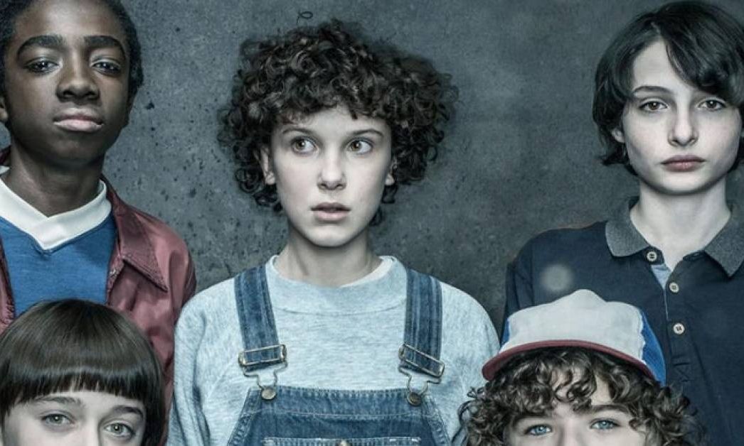 Netflix: O απόλυτος οδηγός για τις σειρές & τις ταινίες που θα δεις φέτος τα Χριστούγεννα